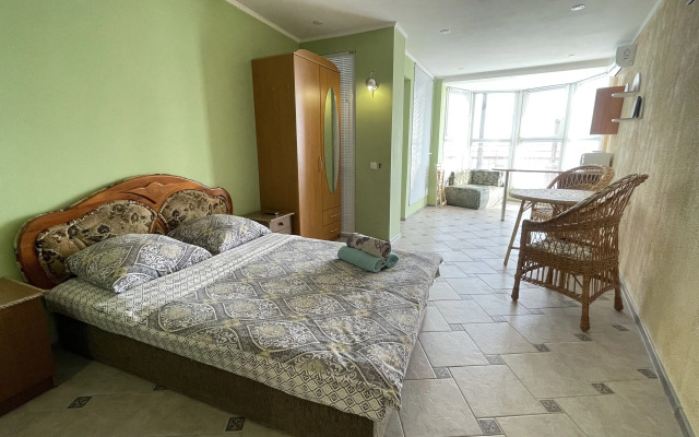 V Yalte Na Ulitse Drazhinskogo 23v Guest house