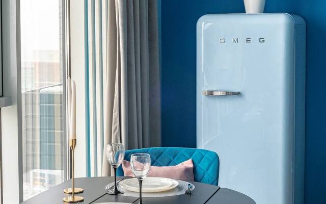 Квартира с Панорамными Окнами и Выходом на Крышу