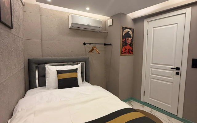 Апартаменты Compact and clean studio near Taksim metro station