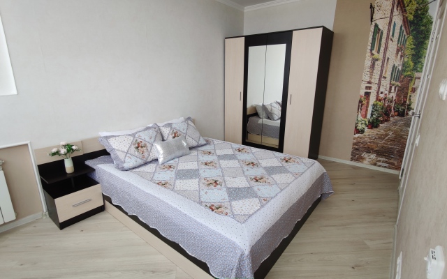 Komfort Na Tsentralnom Proyezde 17 Apartments