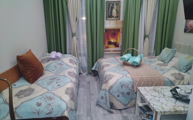Studiya nedaleko ot Avrory Flat