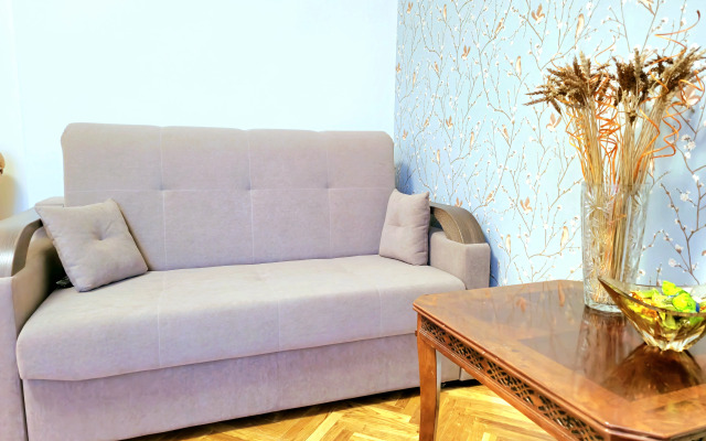 Na Naberezhnoy Volgi Flat