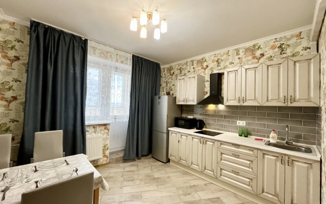 Layf 2 kom na Andreya Belogo 1 Flat