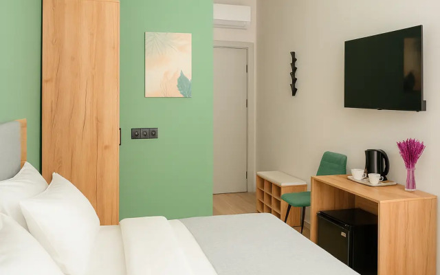 Manon Hotel