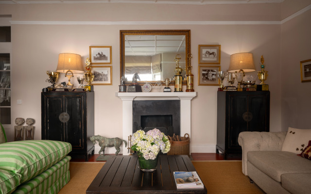 Hill Rise Luxury Villa & Stables by Edwards Collection Villa