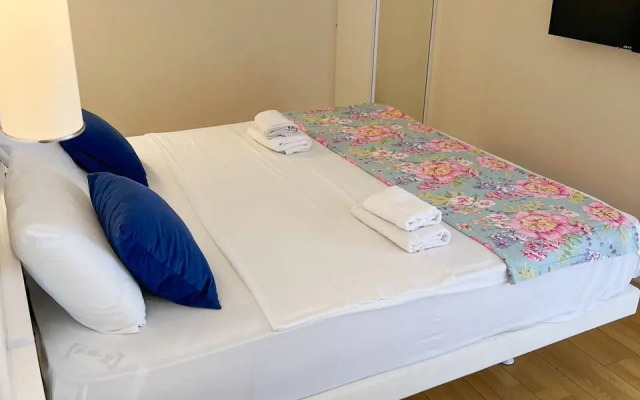 Апартаменты Orbi City