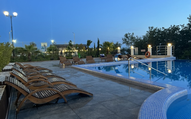 Zhk Merkato S Basseynom Apartments