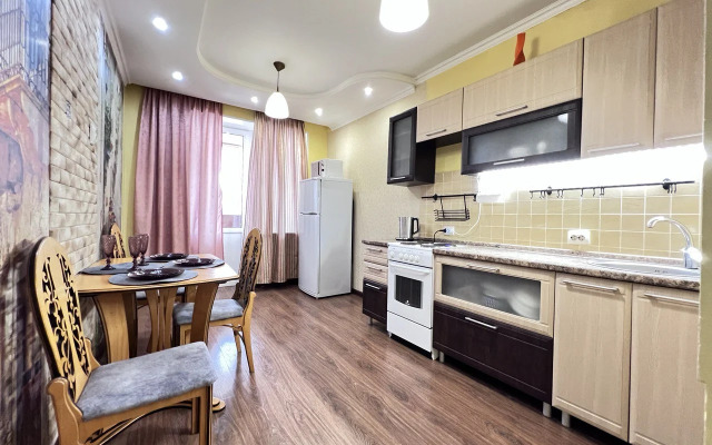 S Sovremennym Remontom I Bytovoy Tekhnikoy Flat