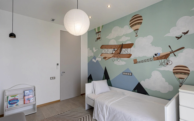 Roskoshnaya dvukhurovnevaya kvartira s sobstvennoy terrasoy Flat