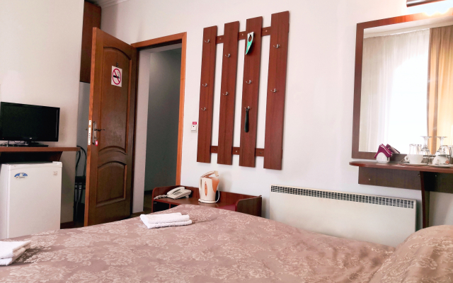 Mahaon Guest House