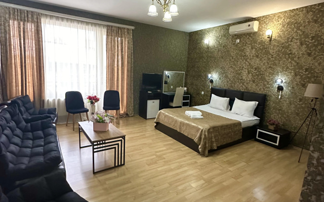 Qeroli old town Hotel