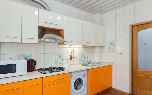 V Tsentre po Boyevoy 36/1 Apartments