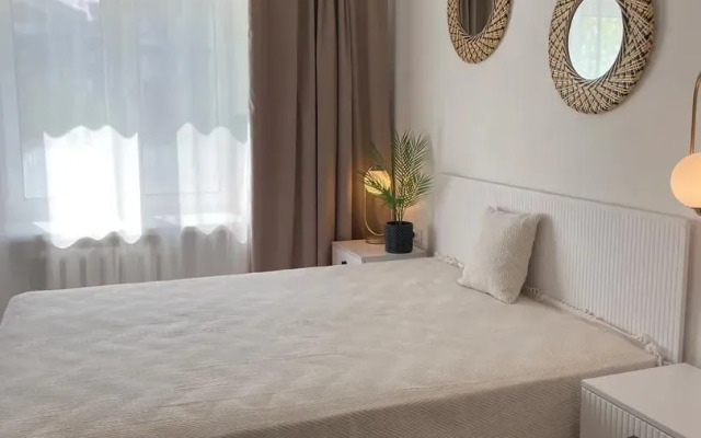Na Levo-Bulachnoy Ulitse 56/2 Apartments