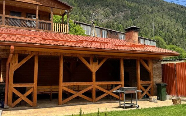Dykhanie Gor Recreation Camp