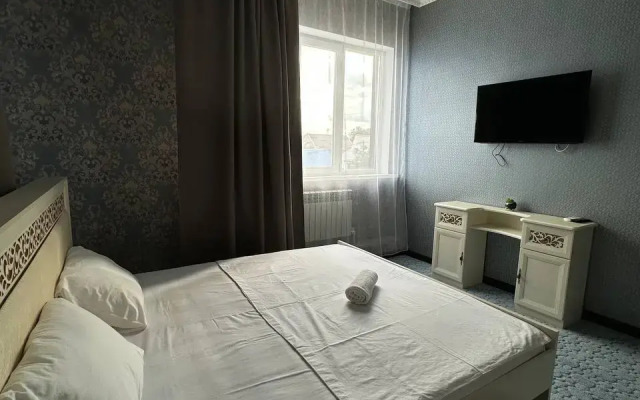 Mazhor Hotel