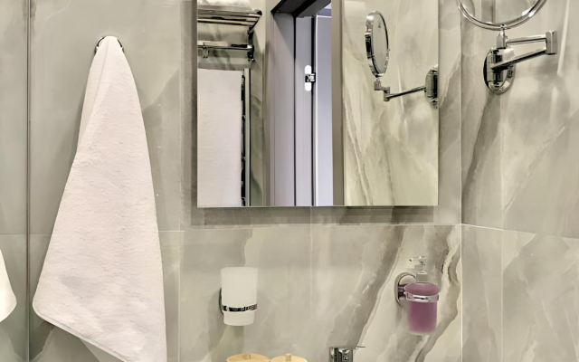 Апартаменты АК Миррор на Учительской