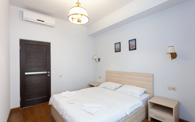 Stay Inn On Buzand Str 17-40 Apartments