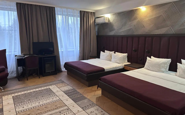 Отель Новый