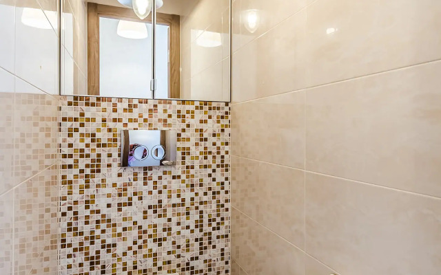 2-Kh Komn. Na Naberezhnoy Apartments