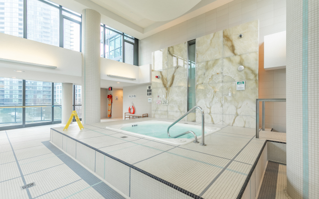 Magnificent Condos in Downtown Toronto Apart-hotel