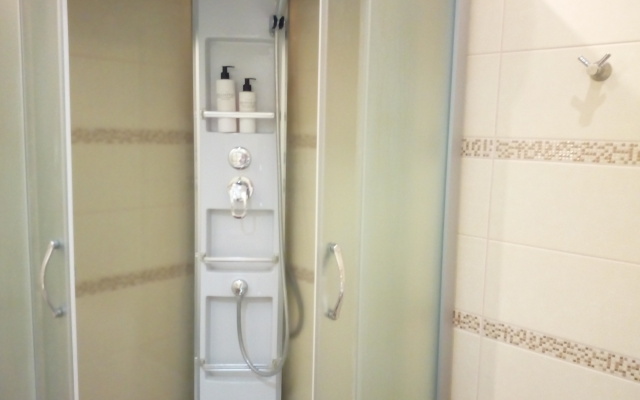 Kvartira Na Naberezhnoy Apartments