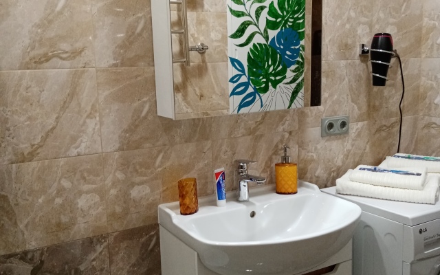 Listya Na Avtozavodskoy Apartments