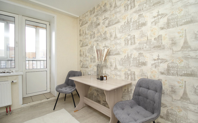 Na Pavlyukhina 99B Flat