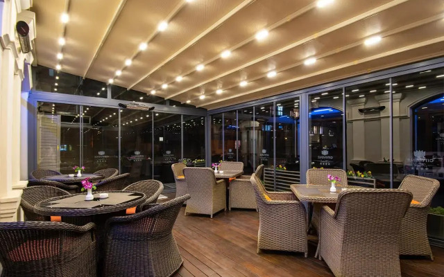 City Avenue Hotel