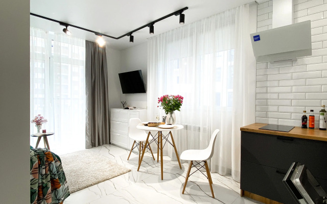 Апартаменты студия 30 кв.м. с двуспальным диваном и балконом 6 этаж