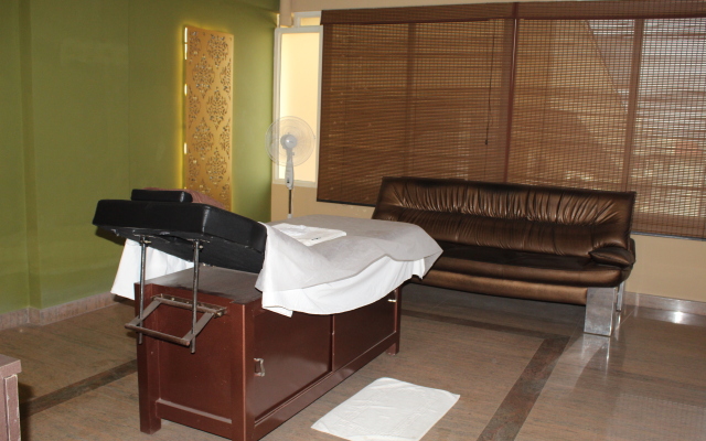 Hotel Raj Vista Suites & Convention