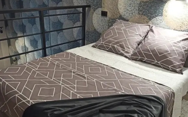 Dvuhurovnevaya Khadi_Home ryadom s Komsomolskoj Naberezhnoj Flat