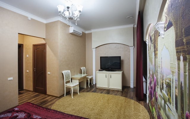 Zolotoj Globus Hotel