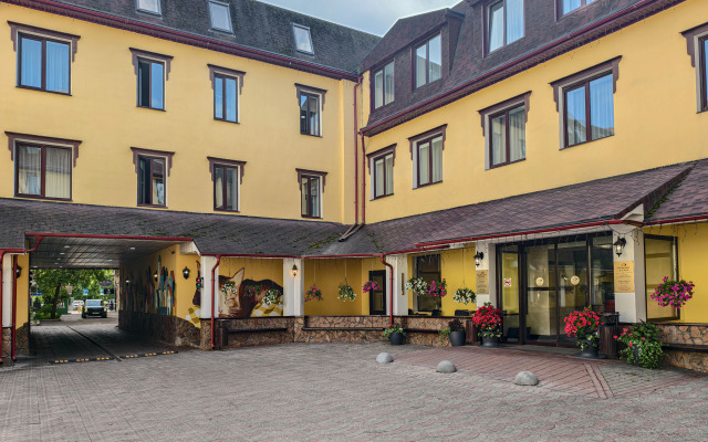 Classic Dom Hotel