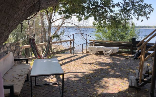 Частный дом на Волге 2