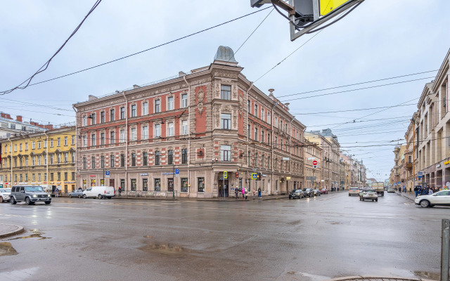 Prostornaya Studiya V Centre Peterburga Flat