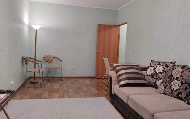 Na Ulitse Andreya Bushueva 4 Flat