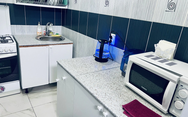 V Tsentre Saratova Flat