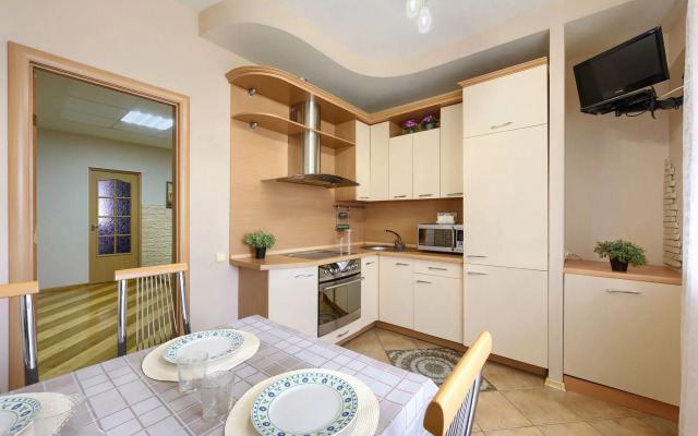 Трёхкомнатные апартаменты на Маршала Чуйкова