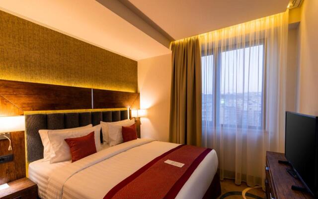 Отель Ramada and Suites by Wyndham Yerevan