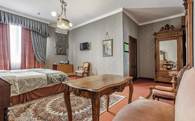 Bristol Hotel