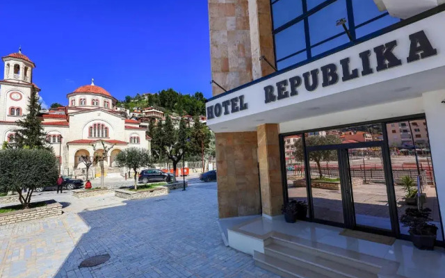 Republika Hotel
