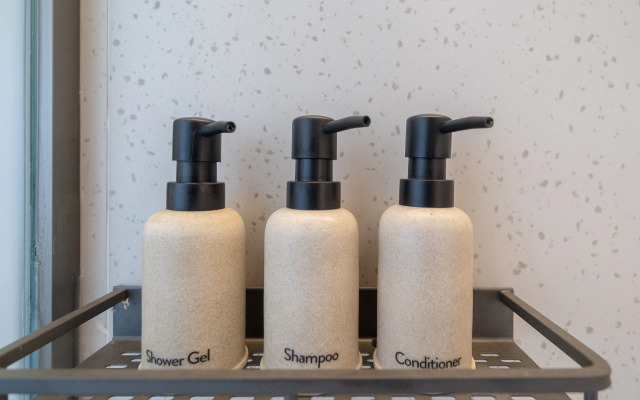 Апартаменты Sunshine Beach Studio