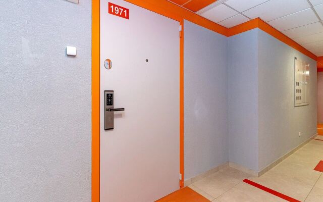 U Metro Parnas 1971 Apartment