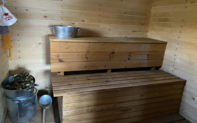 Частный дом у речки для семейного отдыха