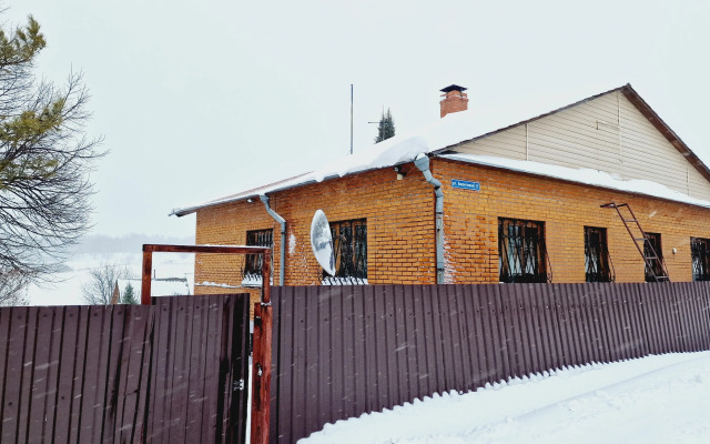 Частный дом Загородный на озере