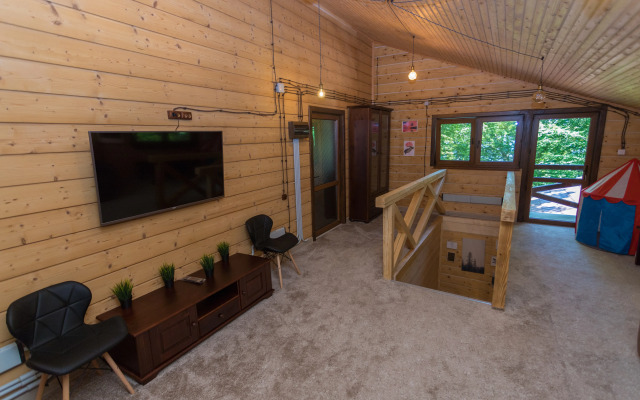 Dom V Lesu Guest House