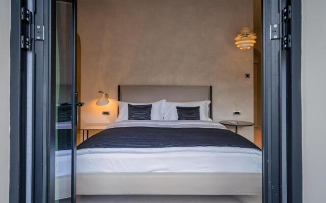 Monograph Hotel (by Travel Agency)