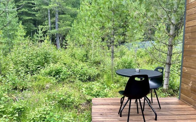 V Okruzhenii Kedpovogo Lesa So Svoyej Terrasoy I Mangalnoy Zonoy Private House