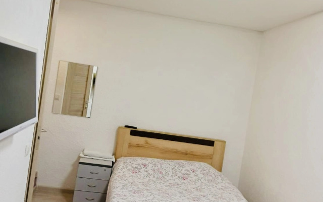 Апартаменты рядом с Максима Парк