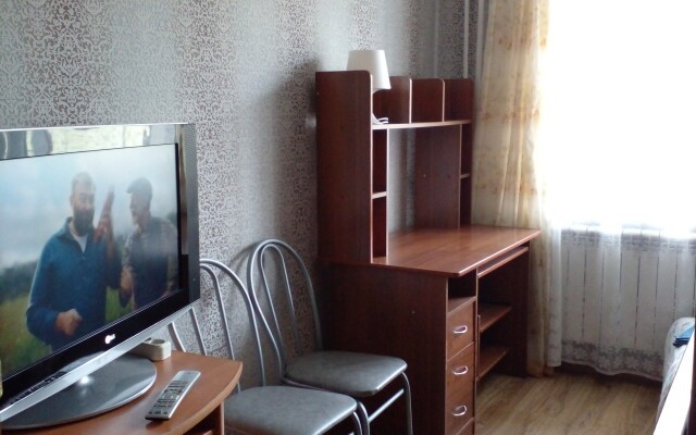 Квартира Двухкомнатная у метро с бесплатной парковкой